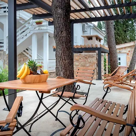 Nivia Apartman Jelsa